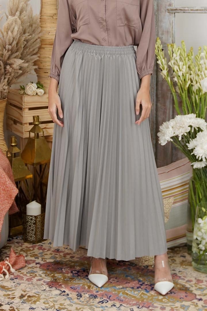 Picture of London Pleated Skirt