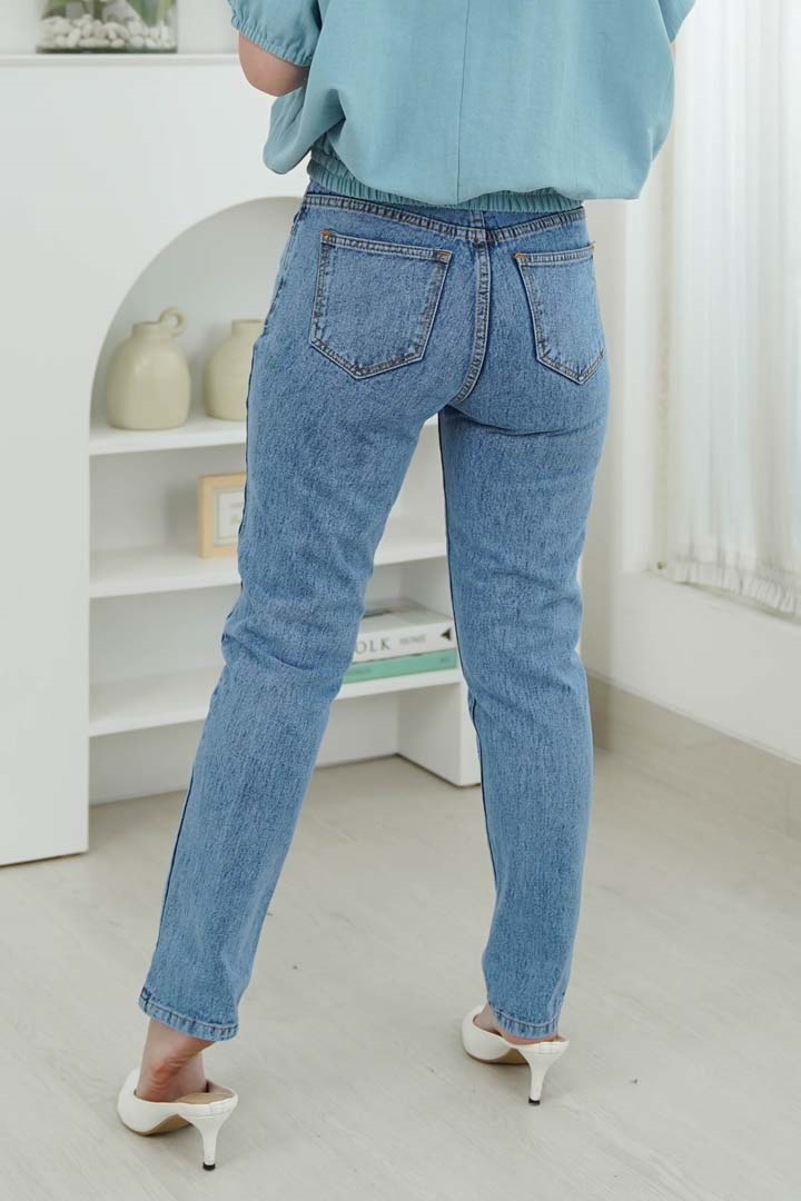 Picture of Nolan Straight Leg Jeans