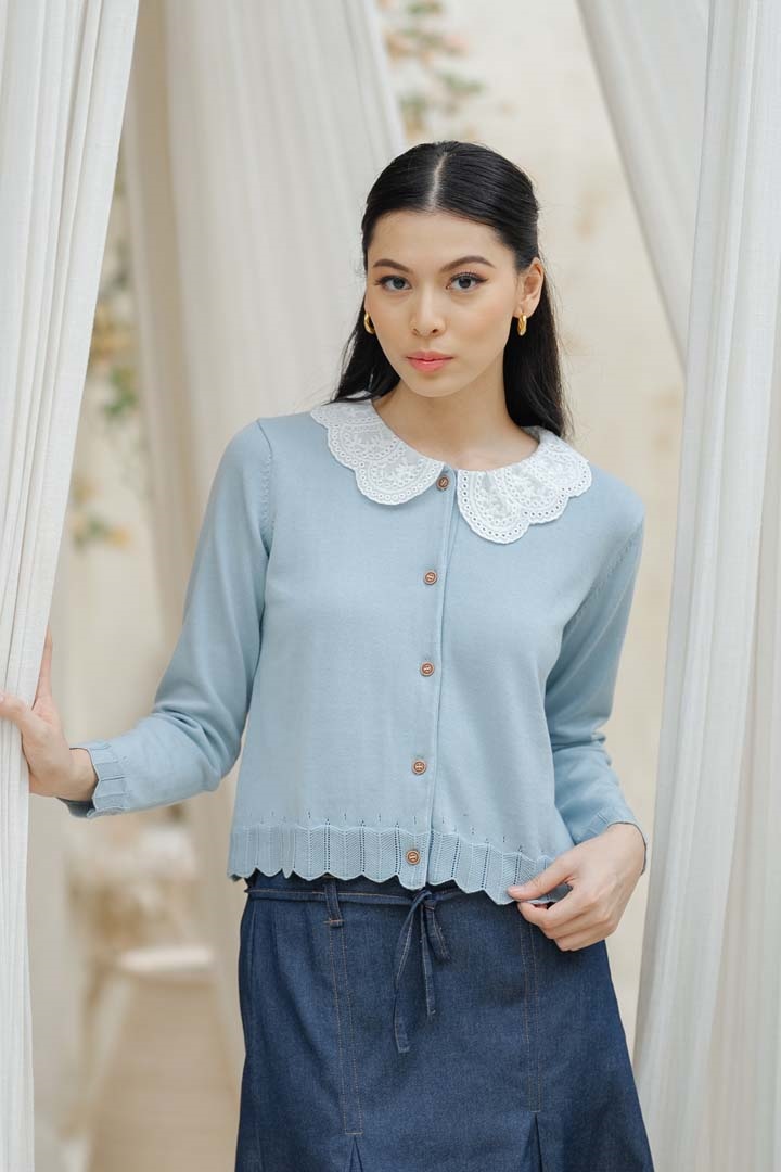 Picture of Collar Knit Blouse