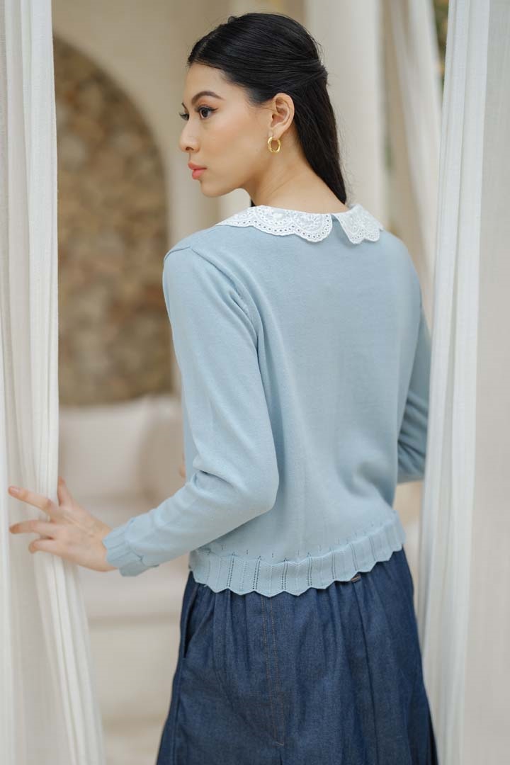 Picture of Collar Knit Blouse