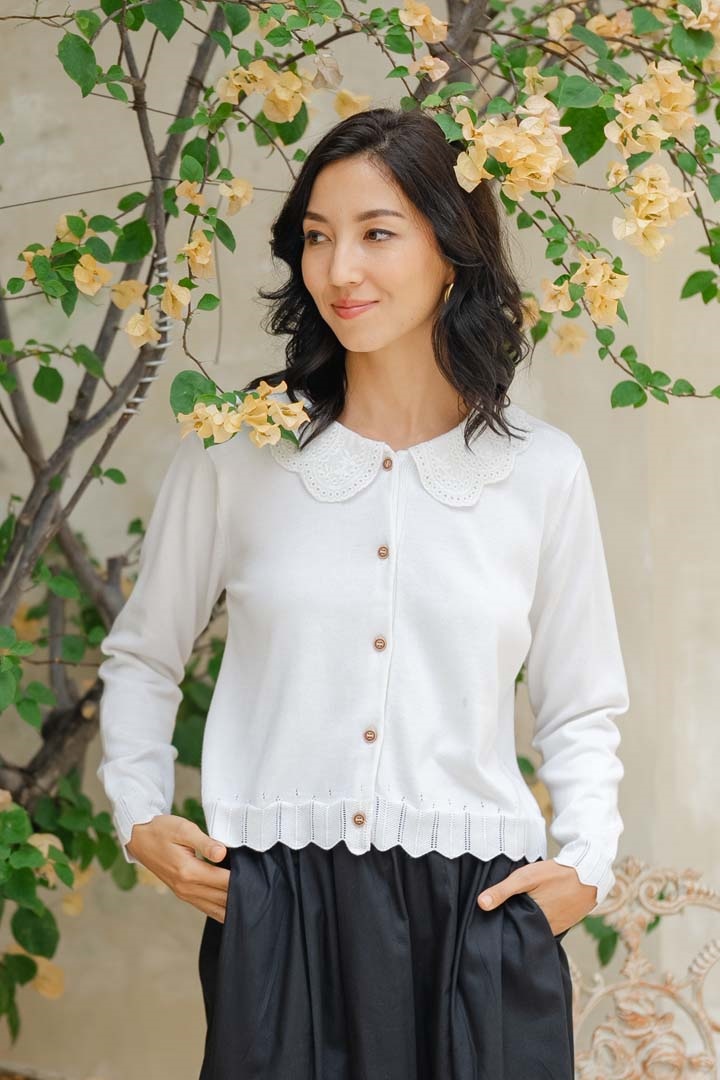 Picture of Collar Knit Blouse