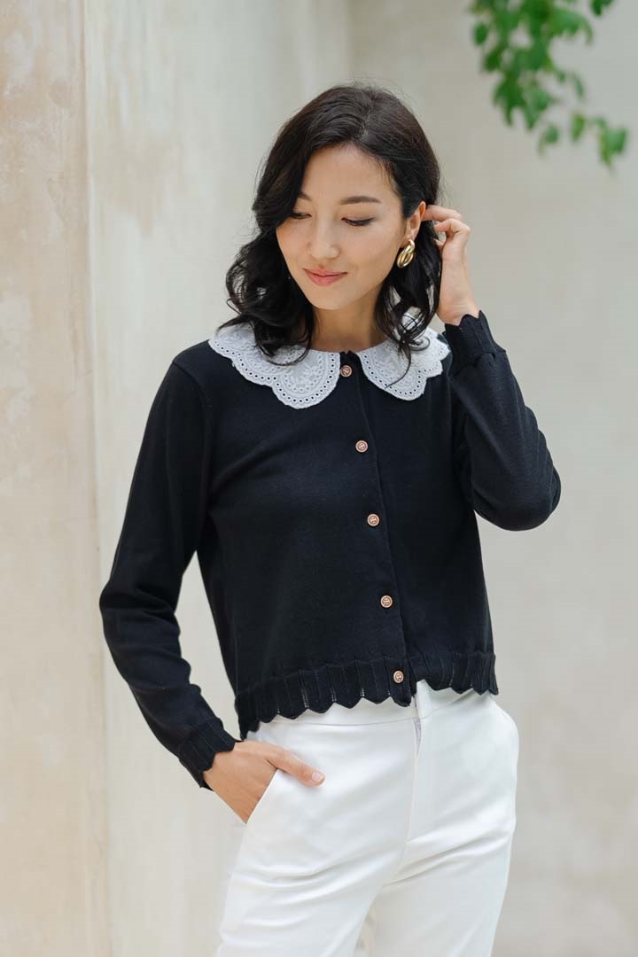 Picture of Collar Knit Blouse