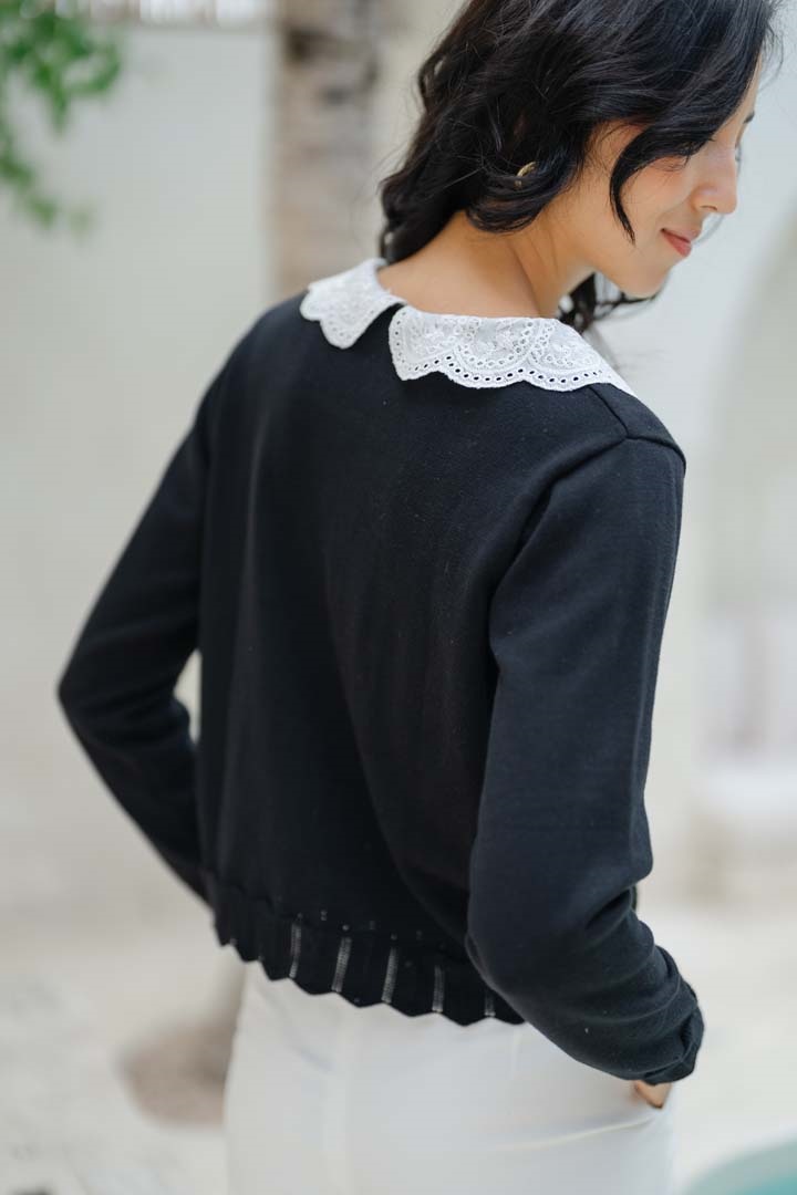 Picture of Collar Knit Blouse